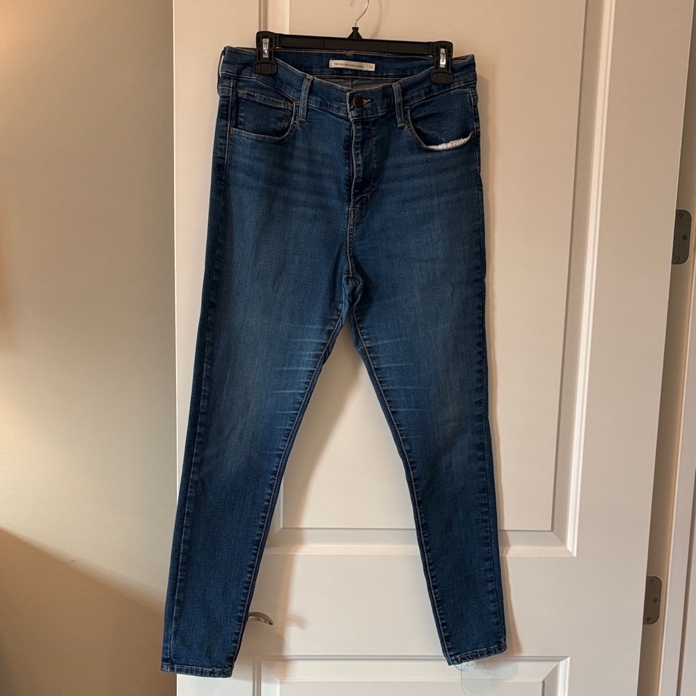 Levi’s 720 High Rise Super Skinny Jeans